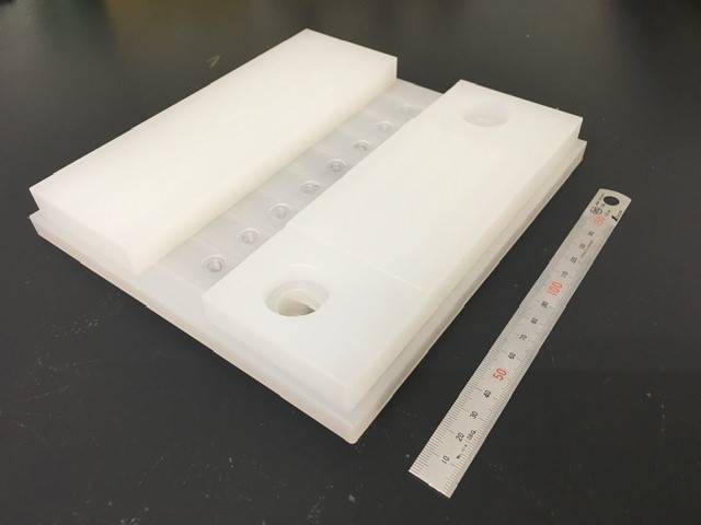ポリプロピレン製の産業機器向けの蓋